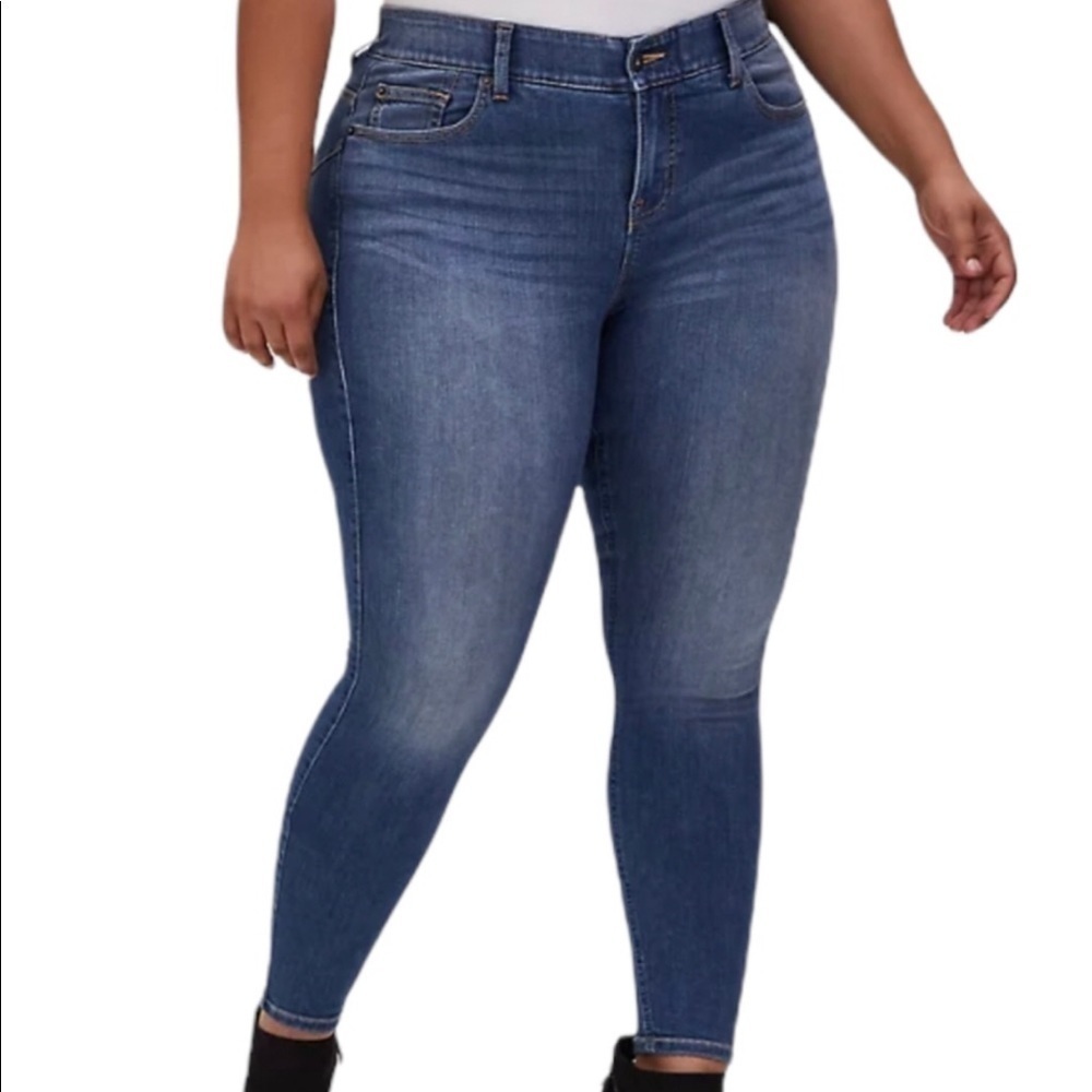 Torrid size 26R bombshell skinny jeans